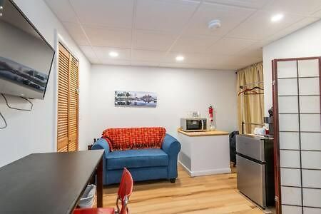 Cozy Private Apt Near Downtown Бърлингтън Екстериор снимка
